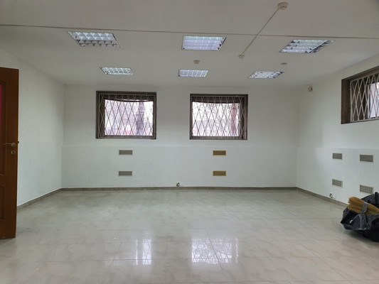 Снять  торговое помещение